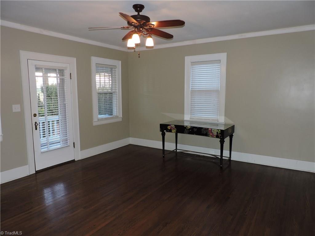 127 Country Club Road Mount Airy, NC 27030 - Photo 11 of 30 Living Room