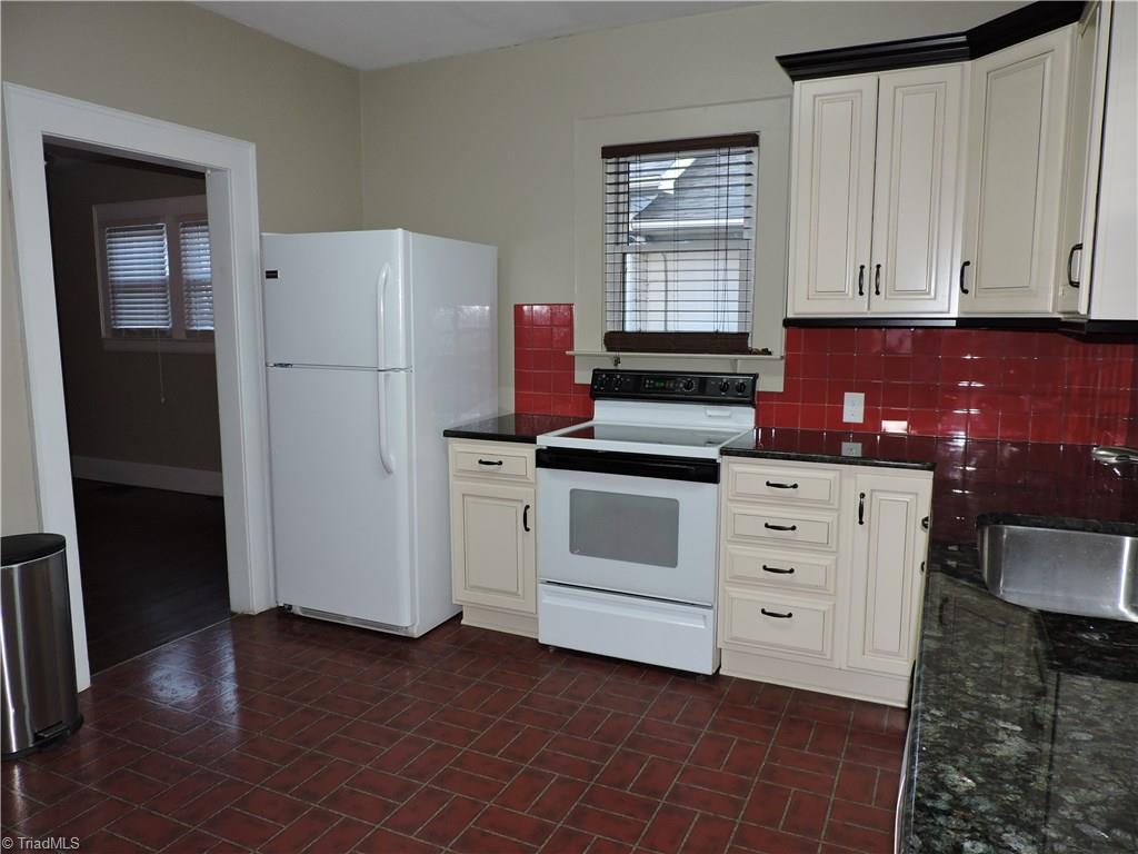 127 Country Club Road Mount Airy, NC 27030 - Photo 15 of 30 Gallery Image 15