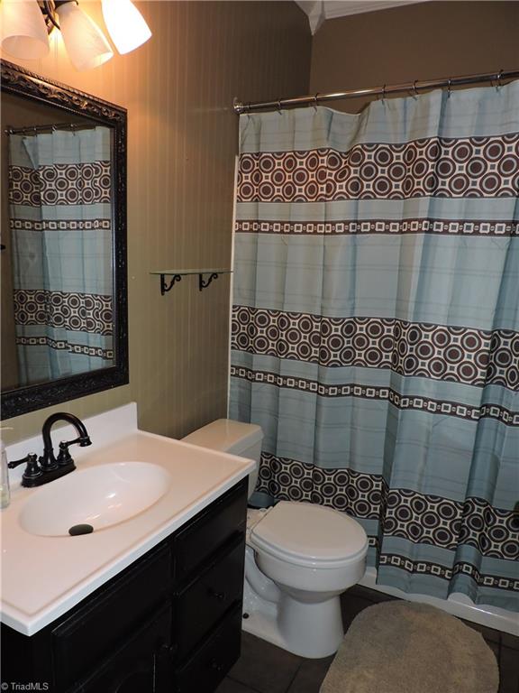 127 Country Club Road Mount Airy, NC 27030 - Photo 19 of 30 Gallery Image 19