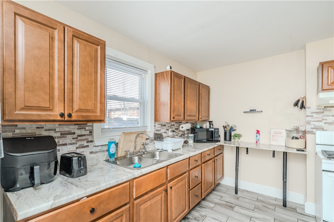 54 Spring Street Lincoln, RI 02838 - Photo 25 of 28