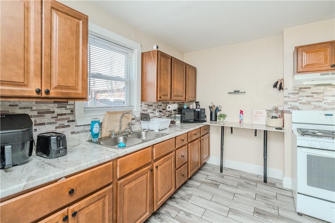 54 Spring Street Lincoln, RI 02838 - Photo 26 of 28