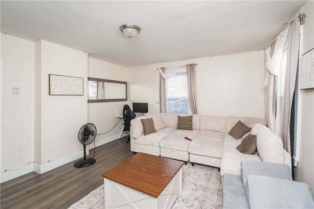 54 Spring Street Lincoln, RI 02838 - Photo 4 of 28