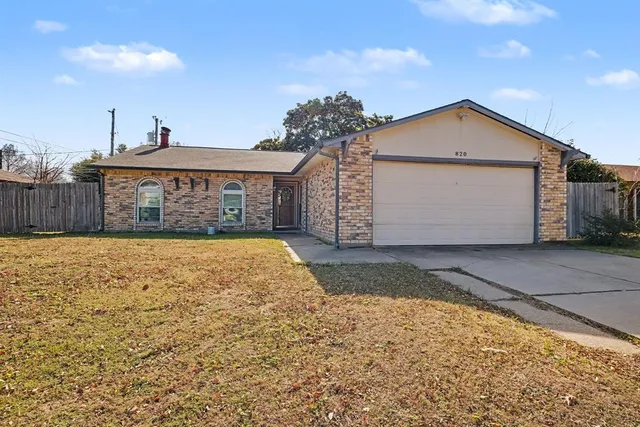 $264,900 | 820 Levelland Drive, Arlington, TX 76017