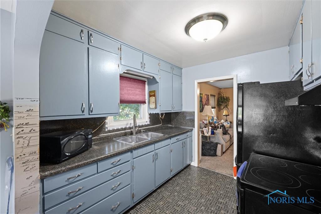 3706 Corduroy Road Oregon, OH 43616 - Photo 14 of 27 Kitchen