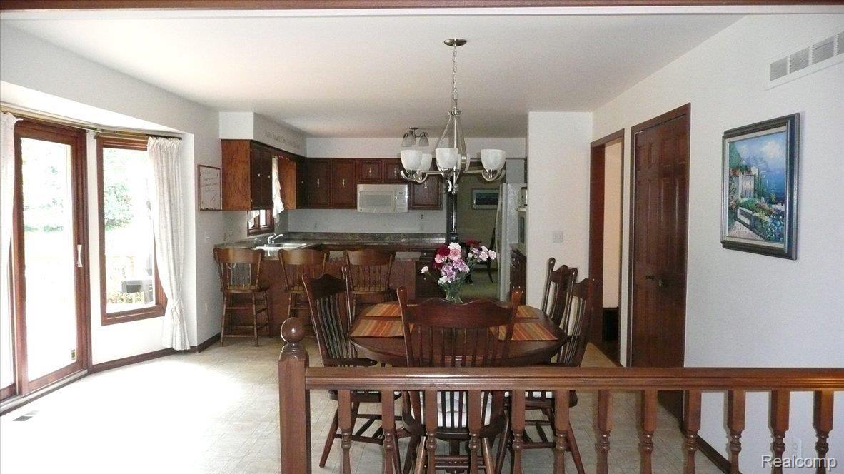 3749 Summit Court Rochester, MI 48306 - Photo 12 of 24 Spacious Kitchen
