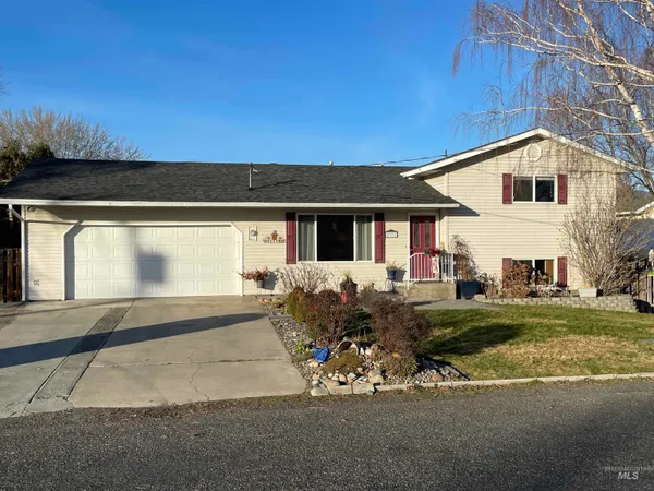 $435,000 | 2321 Rolling Hills Drive, Clarkston, WA 99403