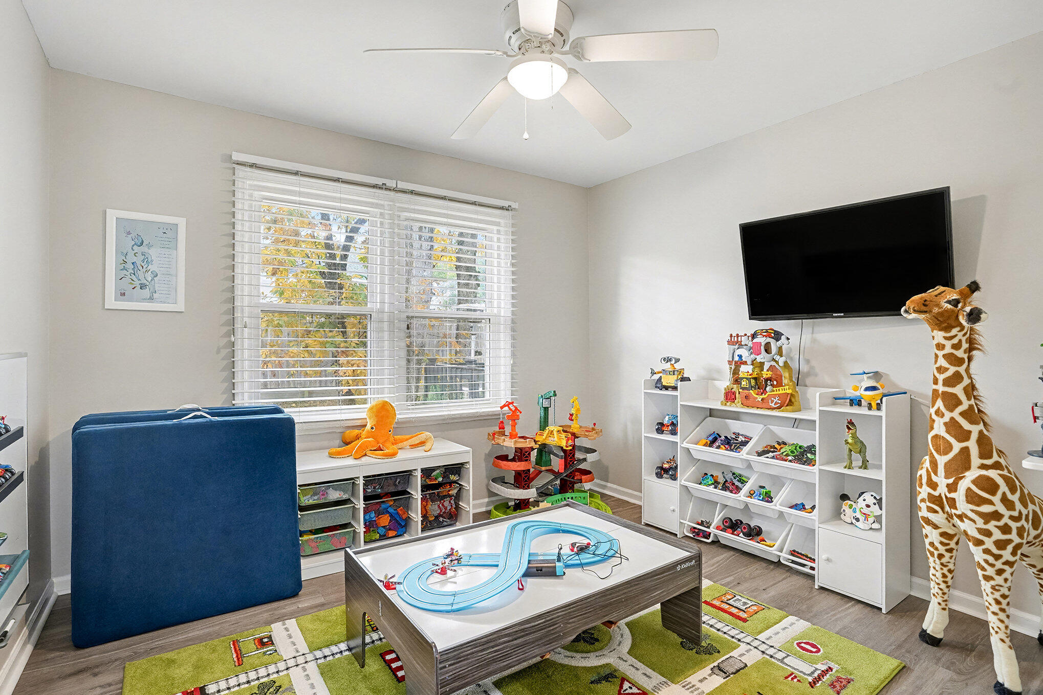 1092 Stonehenge Drive Hanahan, SC 29410 - Photo 17 of 34 1092 Stonehenge Secondary Bedroom