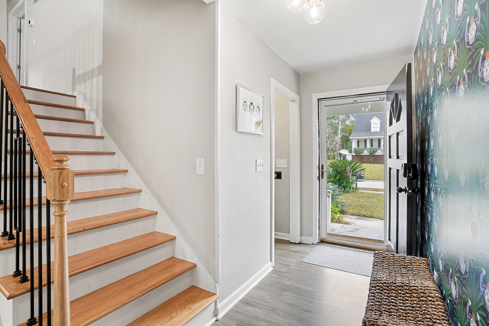 1092 Stonehenge Drive Hanahan, SC 29410 - Photo 4 of 34 1092 Stonehenge Entry