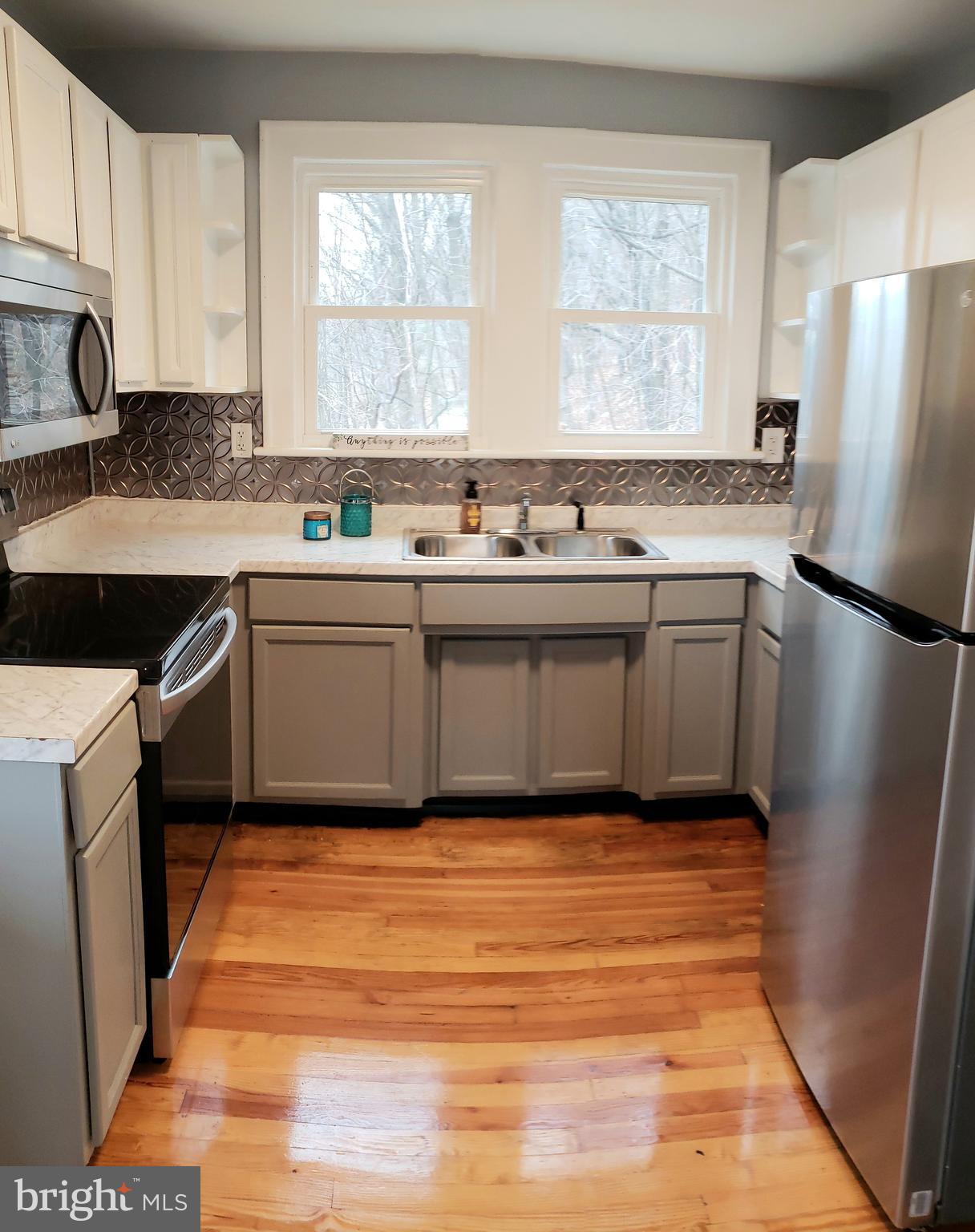 406 Davidson Street Cumberland, MD 21502 - Photo 4 of 36