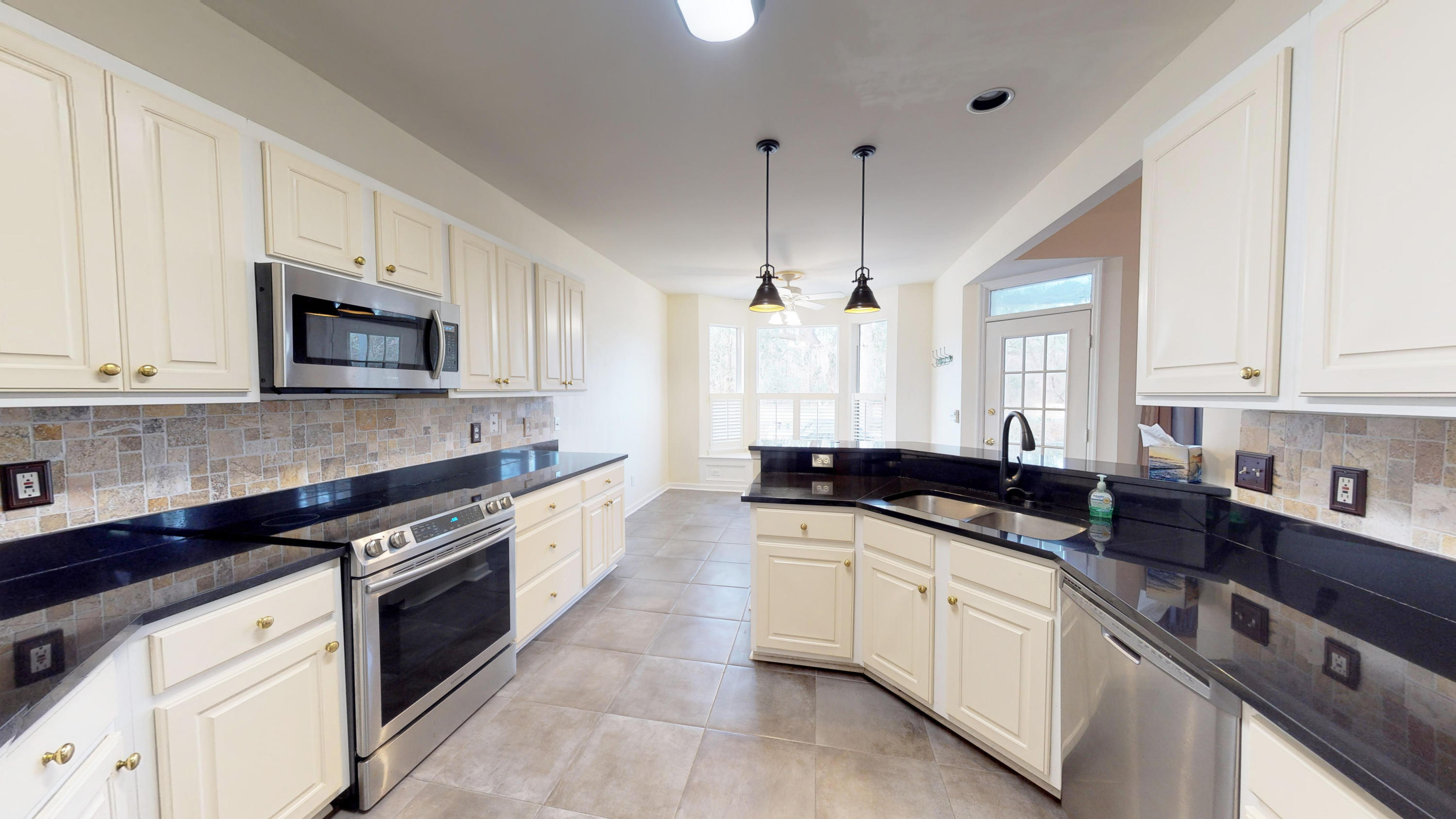 4020 Plantation House Road Summerville, SC 29485 - Photo 2 of 60 GRANITE COUNTERS