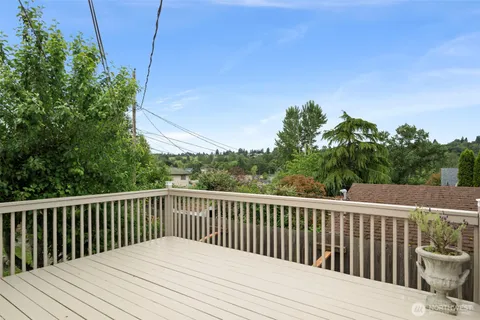 $454,999 | 2052 East Wright Avenue, Tacoma, WA 98404