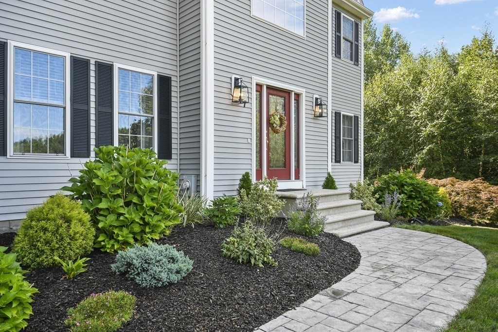 7 Hilltop Drive Douglas, MA 01516 - Photo 4 of 42