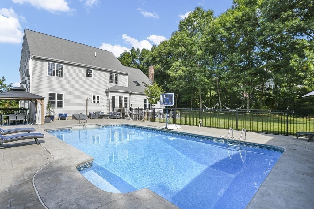 7 Hilltop Drive Douglas, MA 01516 - Photo 5 of 42