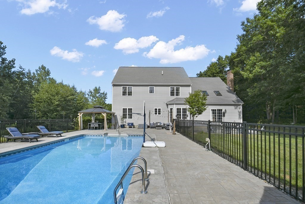 7 Hilltop Drive Douglas, MA 01516 - Photo 6 of 42