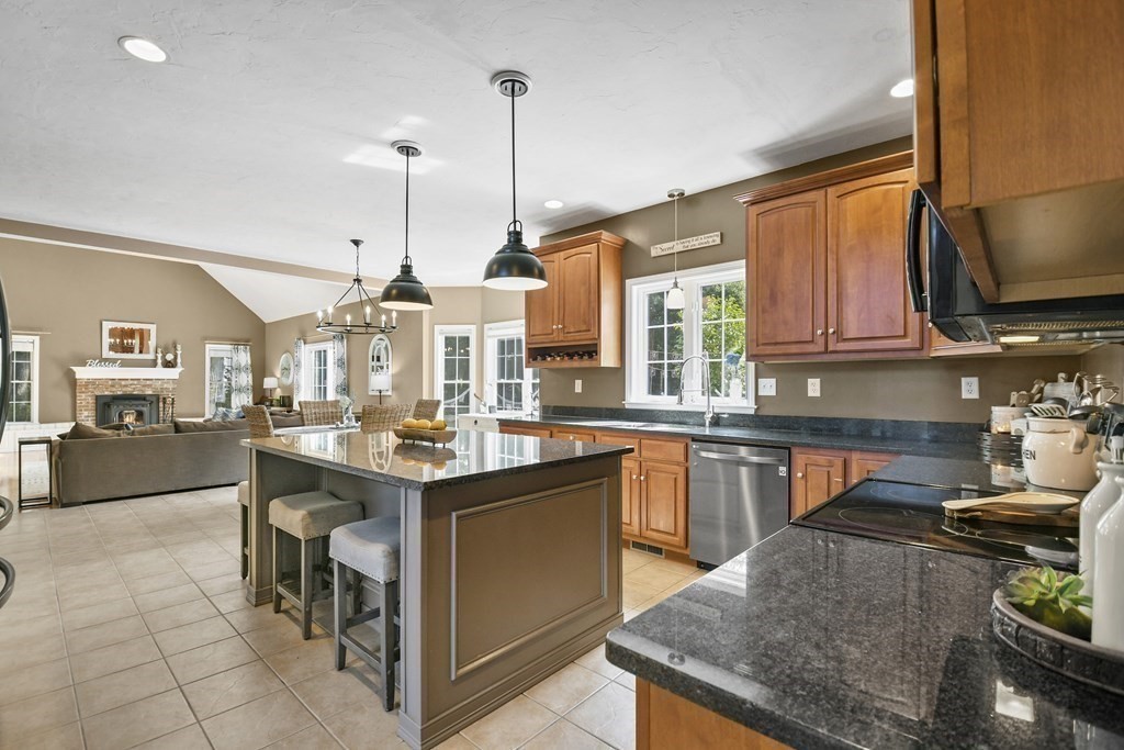 7 Hilltop Drive Douglas, MA 01516 - Photo 10 of 42