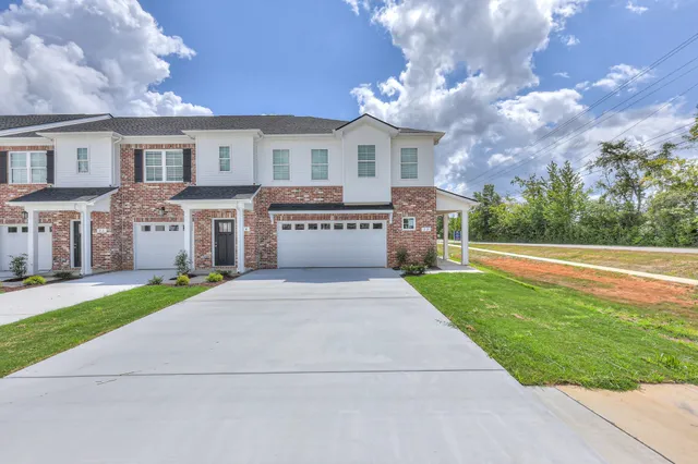 $312,900 | 35 Hardwood Road, Normandy, TN 37360