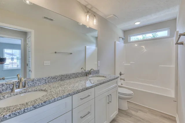 $312,900 | 35 Hardwood Road, Normandy, TN 37360