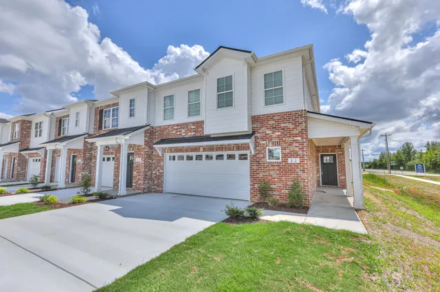 $312,900 | 35 Hardwood Road, Normandy, TN 37360