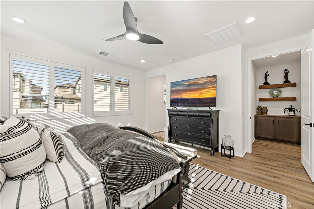 32230 Penstemon Way Temecula, CA 92591 - Photo 26 of 61 Owners Suite with tons of natural light
