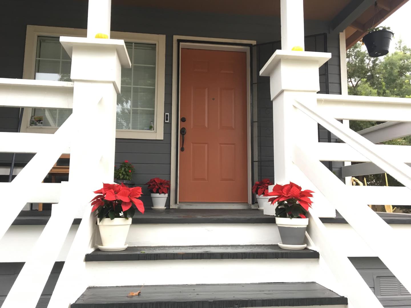 601 Fall River Drive Modesto, CA 95351 - Photo 2 of 8 a view of living room with furniture and flowers