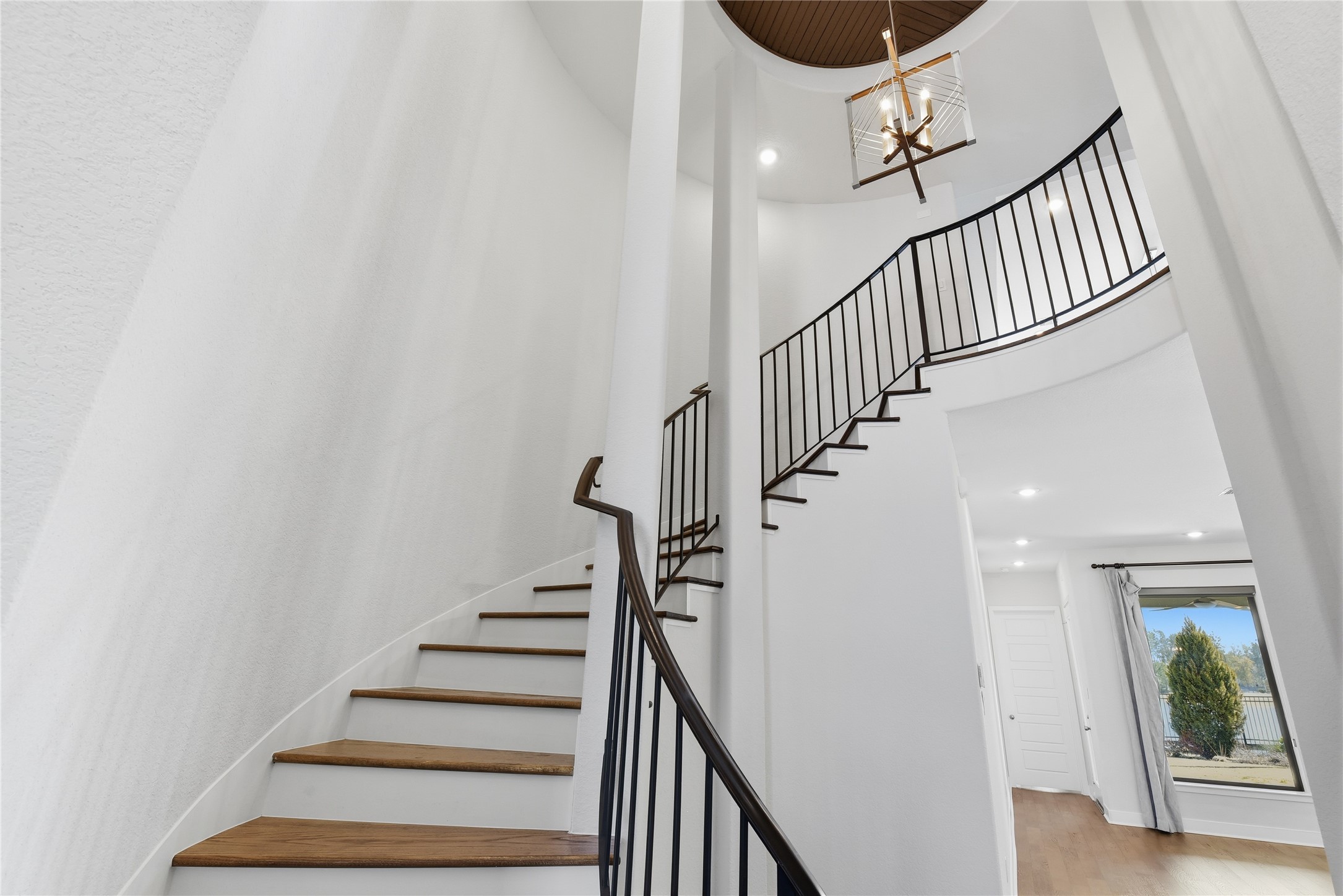 15314 Viviente Drive Conroe, TX 77302 - Photo 7 of 50