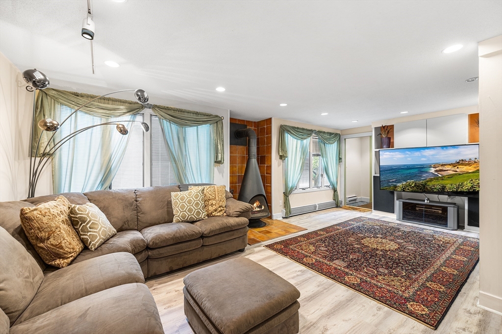 27 Randy Road Framingham, MA 01701 - Photo 32 of 42