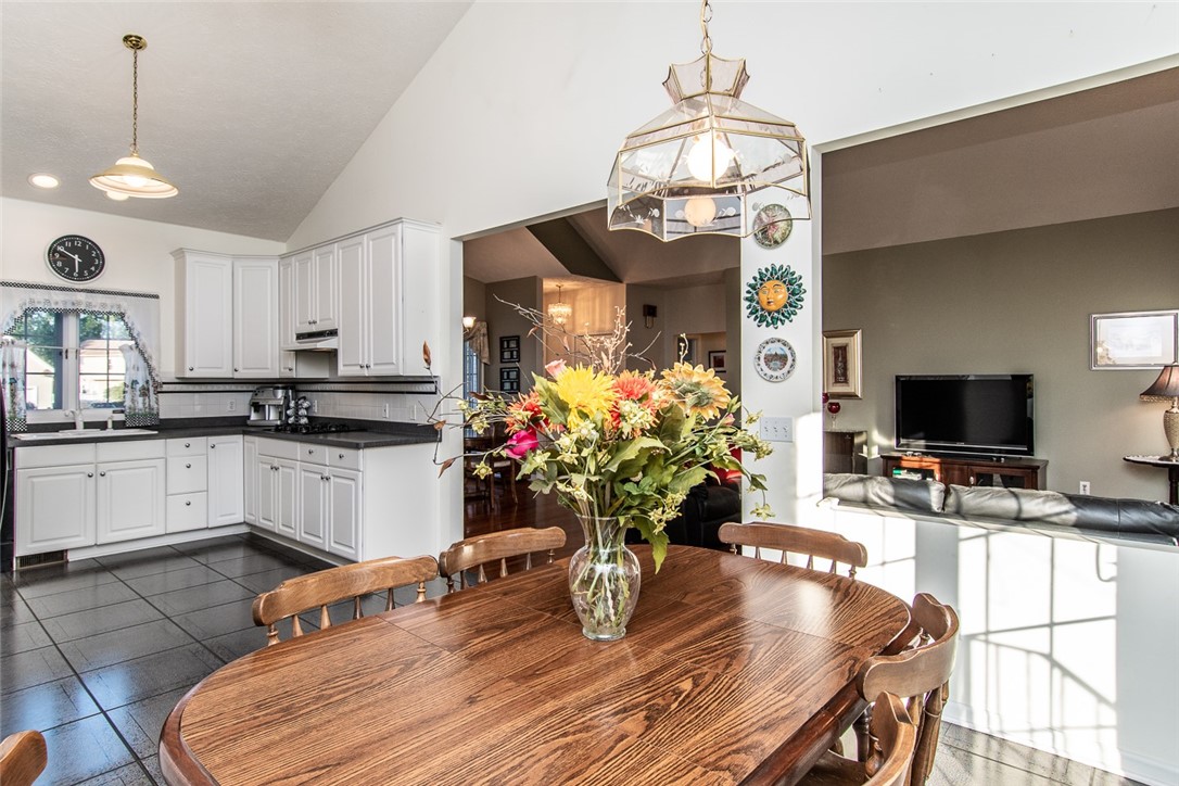 75 Karrat Drive Irondequoit, NY 14622 - Photo 12 of 43