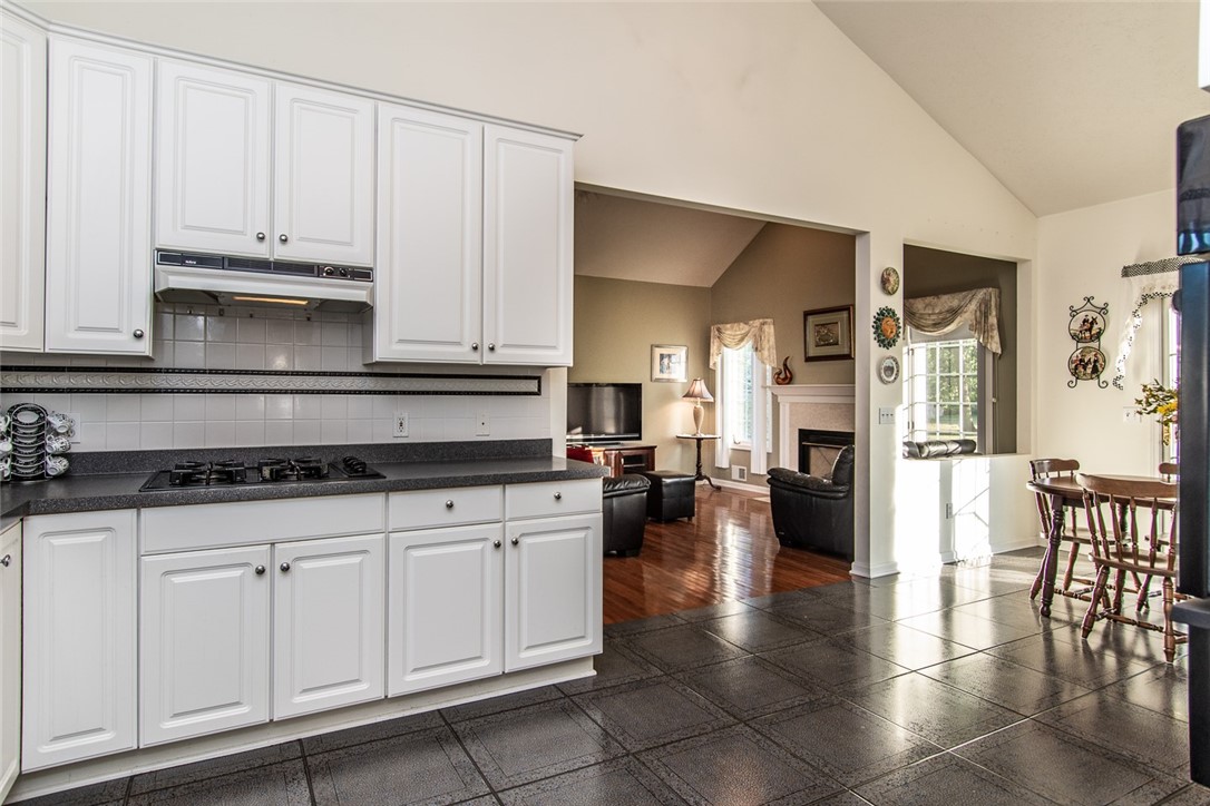 75 Karrat Drive Irondequoit, NY 14622 - Photo 14 of 43