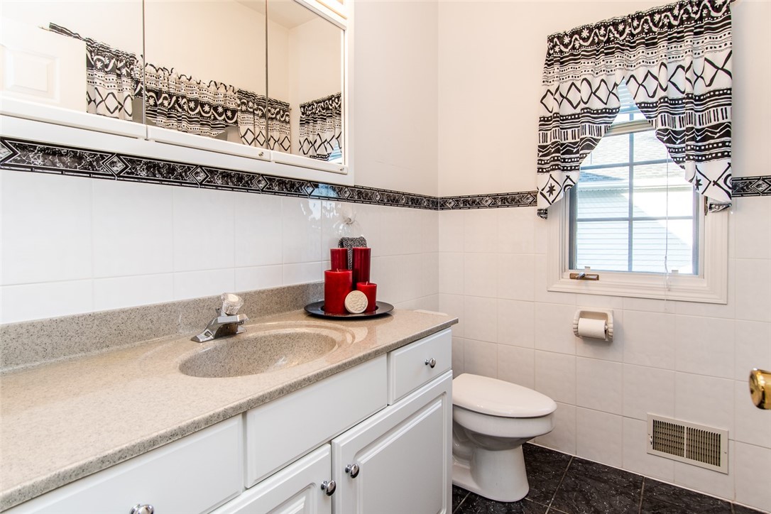 75 Karrat Drive Irondequoit, NY 14622 - Photo 22 of 43