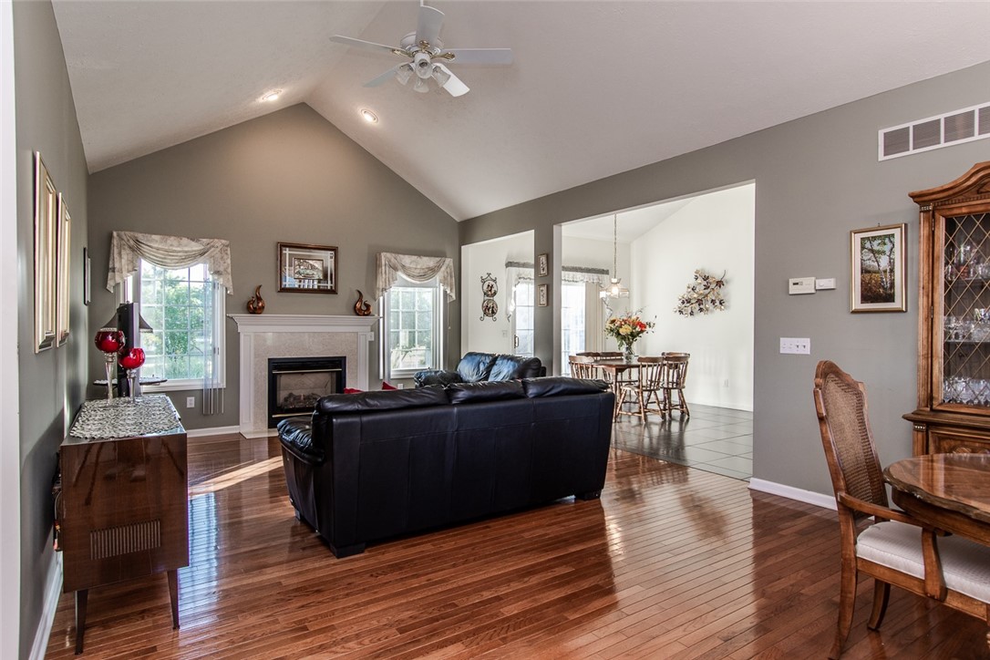 75 Karrat Drive Irondequoit, NY 14622 - Photo 3 of 43