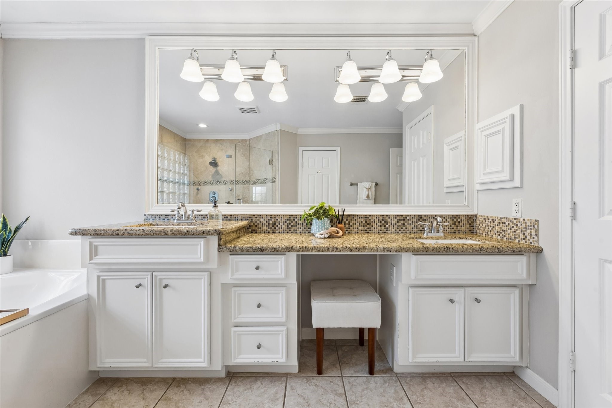 306 Fargo Street Houston, TX 77006 - Photo 18 of 35
