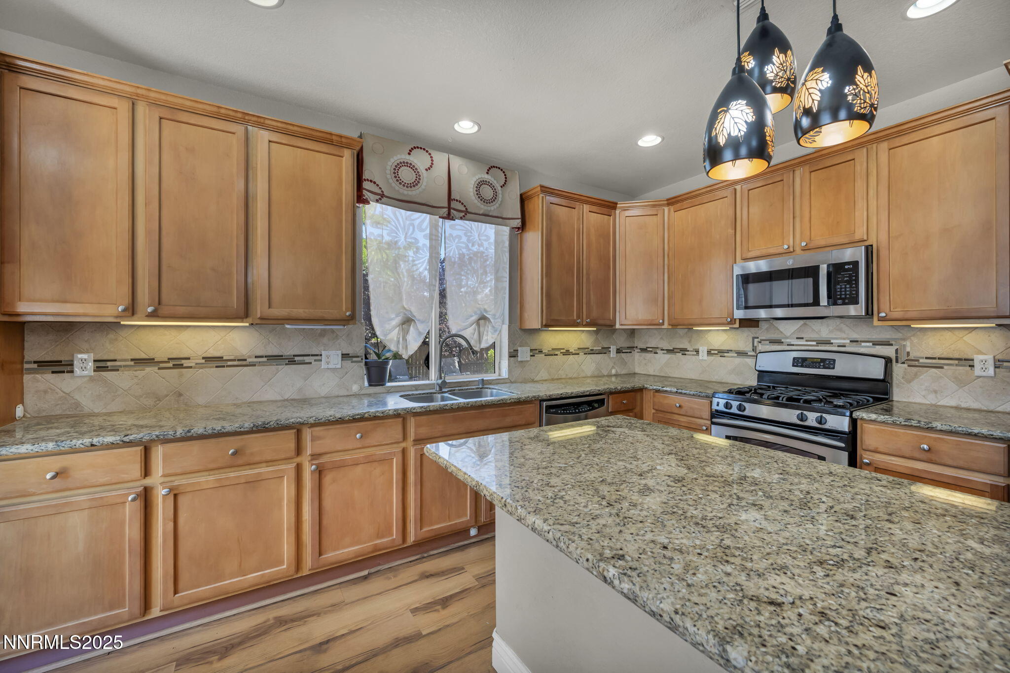 10598 Fort Morgan Way Reno, NV 89521 - Photo 13 of 62 70-web-or-mls-10598-fort-morgan-way