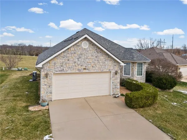 $399,000 | 202 Prairie Rose Circle, Smithville, MO 64089
