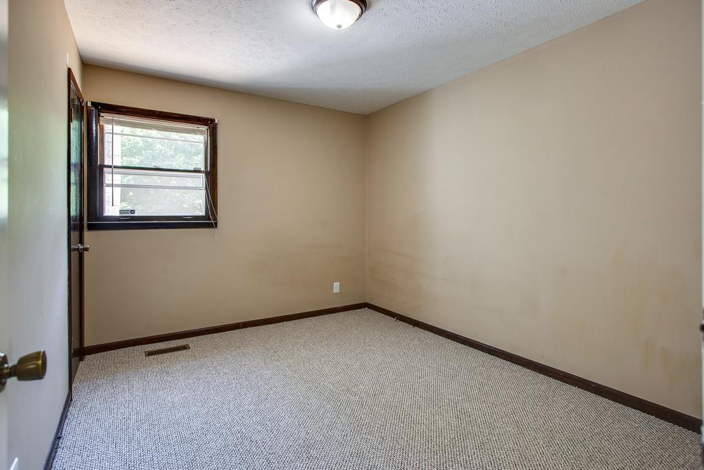 2422 Grays Bend Road Centerville, TN 37033 - Photo 18 of 30 2nd bedroom is spacious