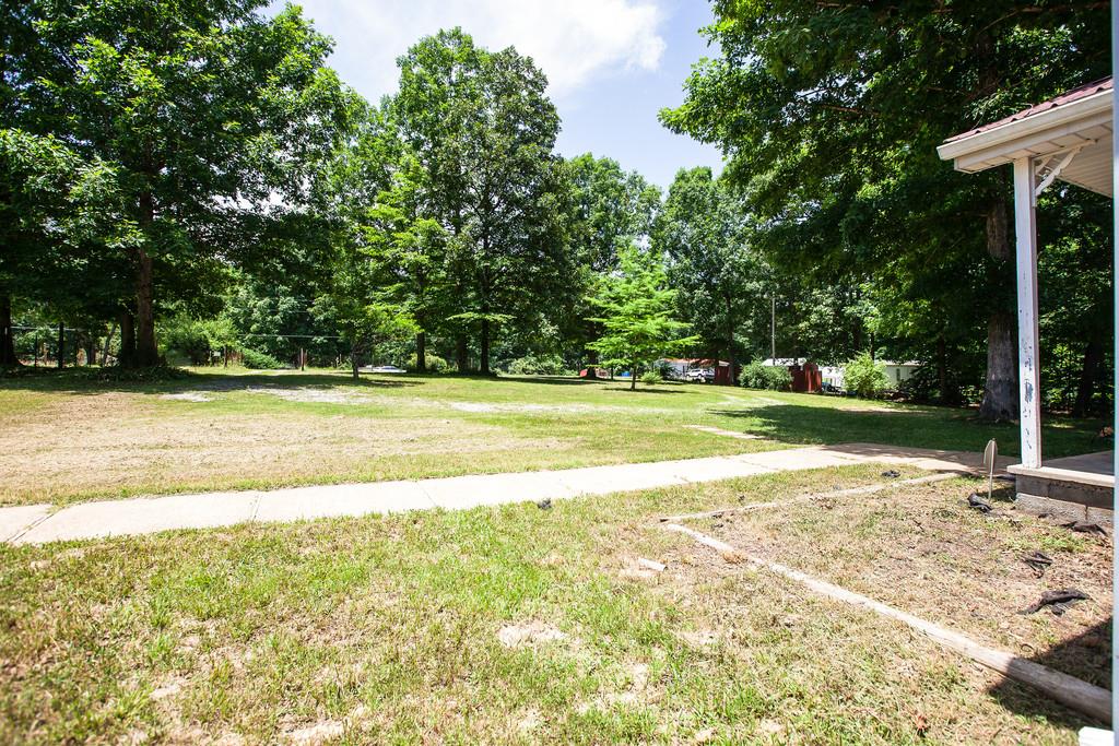 A view of the huge front yard.
