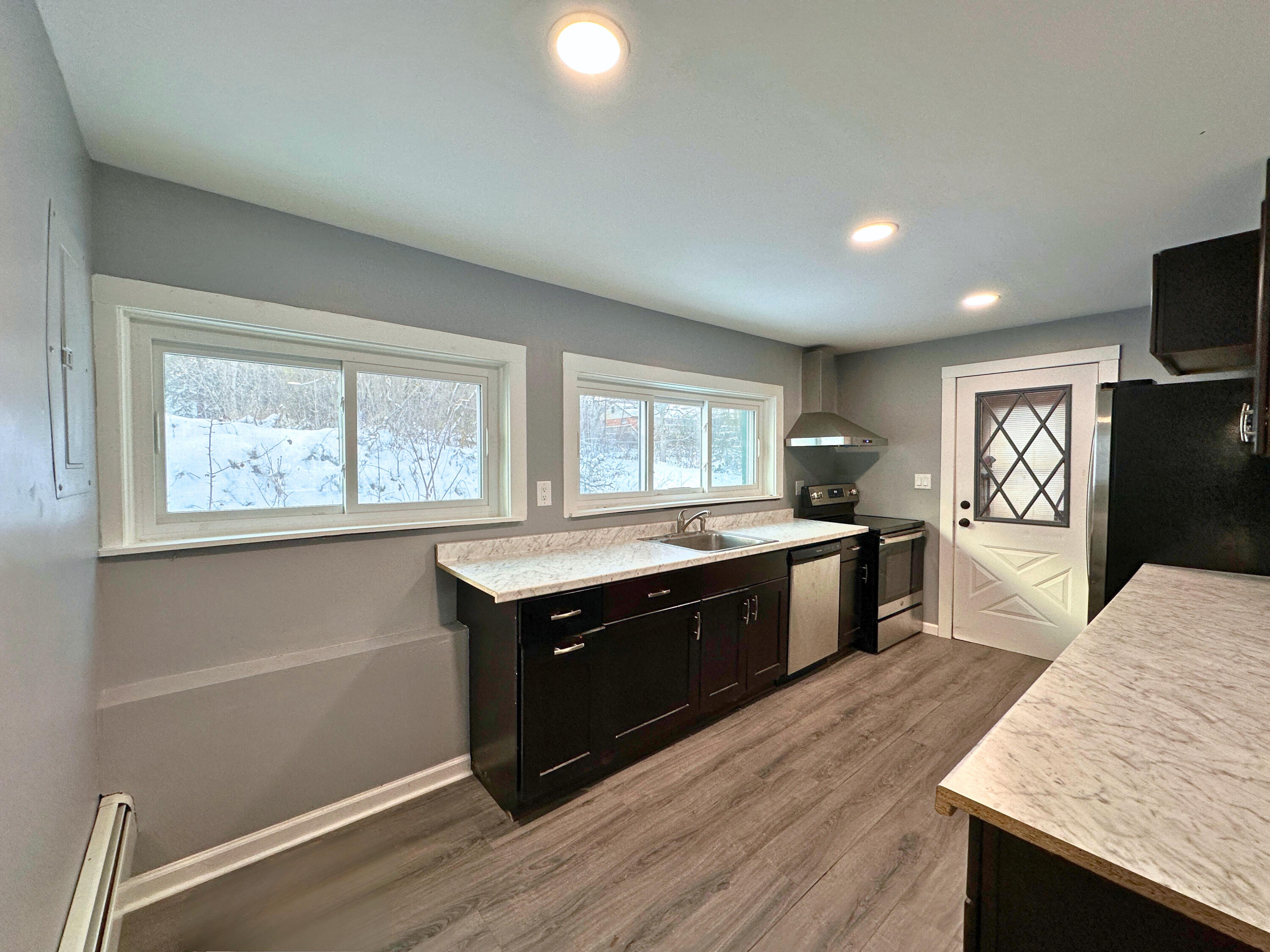 2770 South Wagner Road Ann Arbor, MI 48103 - Photo 12 of 103 Kit entry to range adj