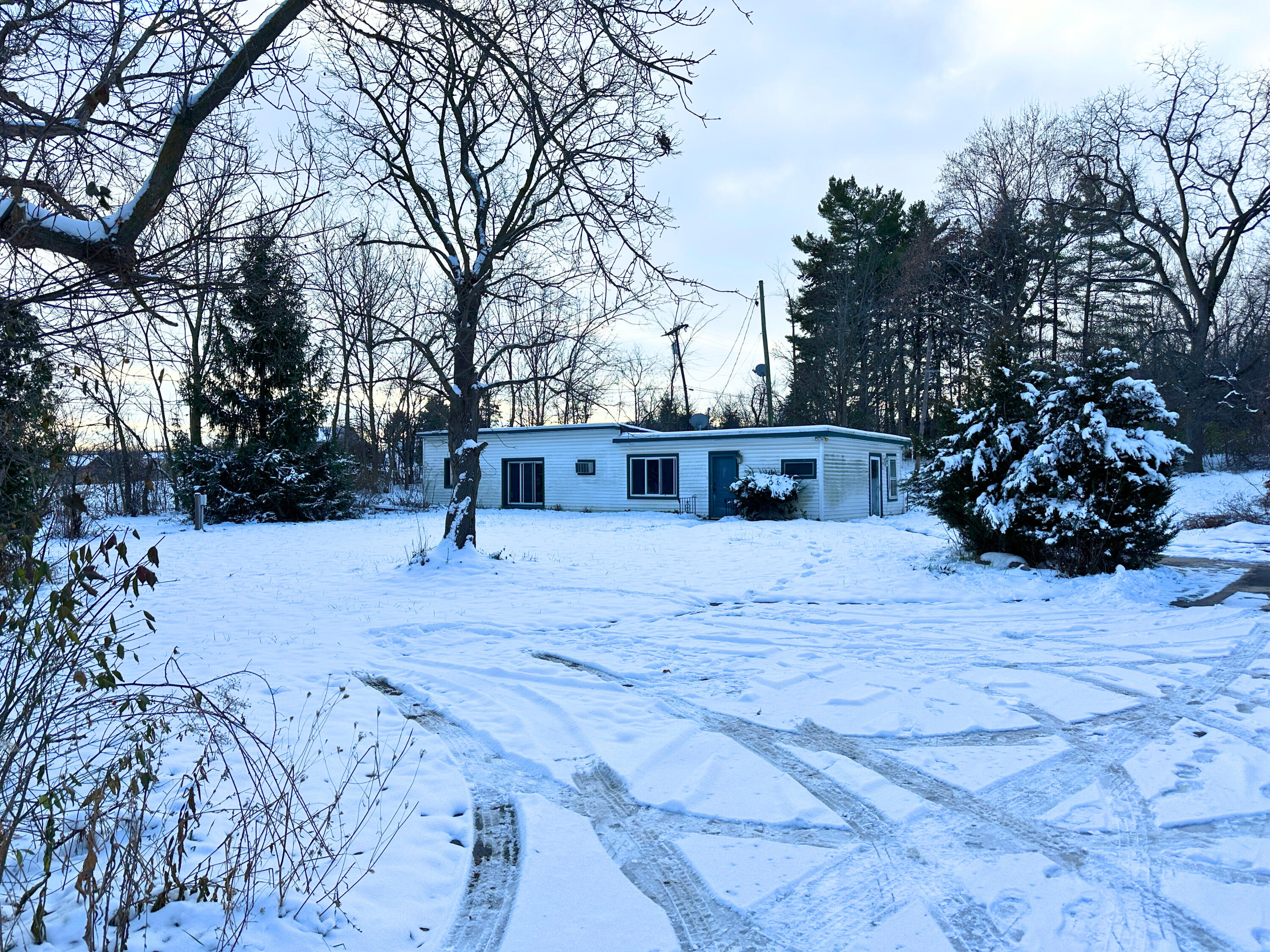 2770 South Wagner Road Ann Arbor, MI 48103 - Photo 2 of 103 front frm entry adj