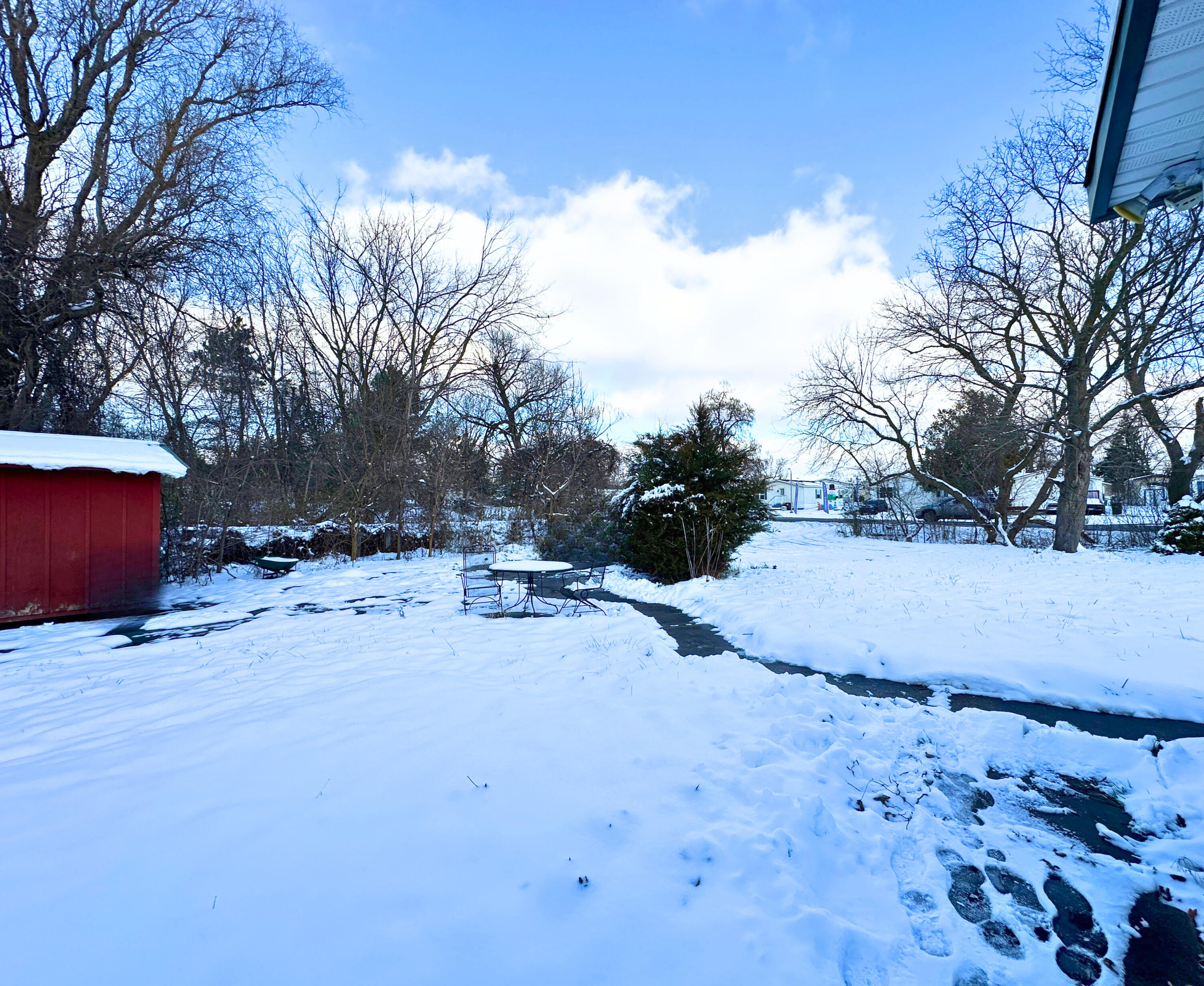 2770 South Wagner Road Ann Arbor, MI 48103 - Photo 43 of 103 front - breezeway - adj