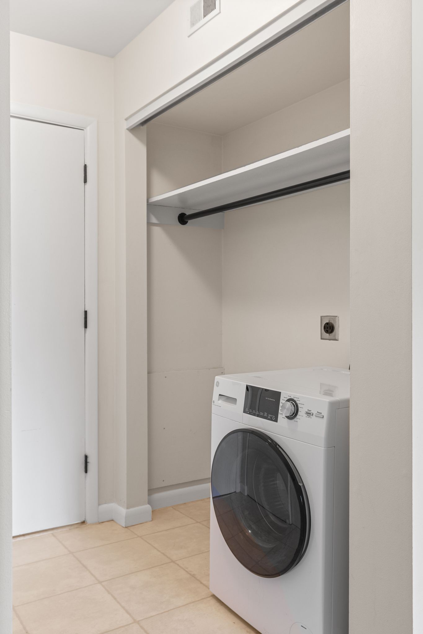 1900 Richard Jones Road, Unit R1 Nashville, TN 37215 - Photo 17 of 29 a utility room with dryer and washer