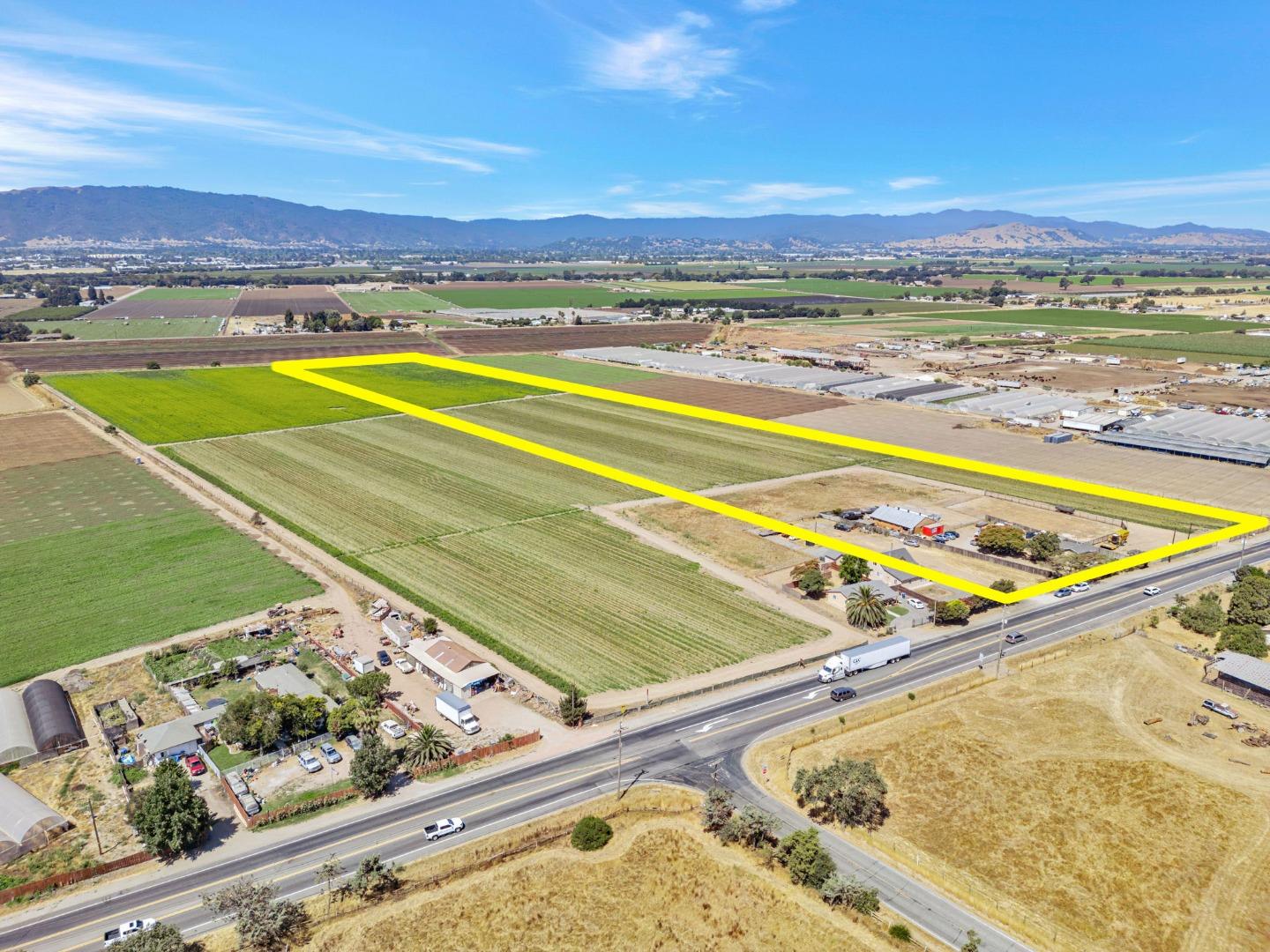 2712 Ferguson Road Gilroy, CA 95020 - Photo 7 of 60 a view of a swimming pool and an ocean