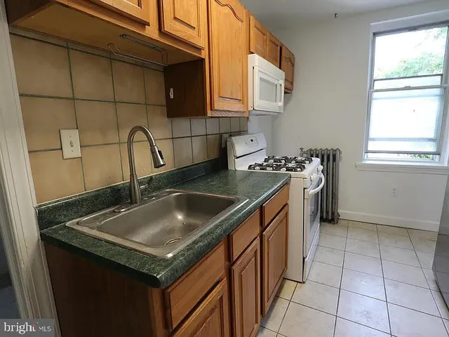 $975 | 2400 East Dauphin Street, Unit C, Philadelphia, PA 19125
