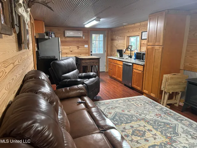 $349,900 | 2225 County Road, Kosciusko, MS 39090