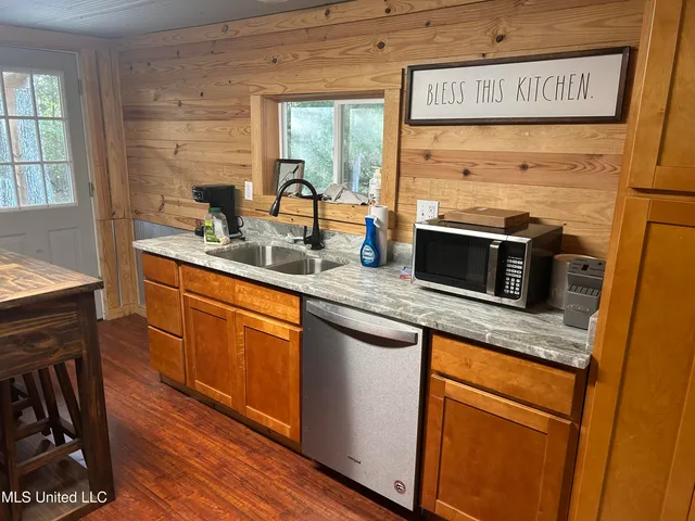 $349,900 | 2225 County Road, Kosciusko, MS 39090