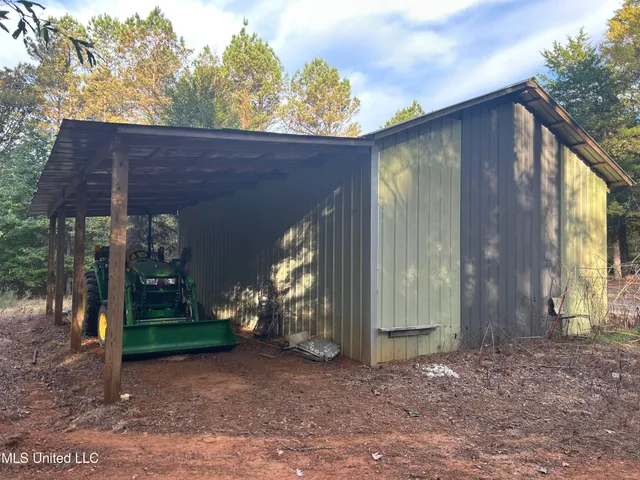 $349,900 | 2225 County Road, Kosciusko, MS 39090