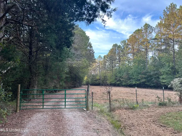 $349,900 | 2225 County Road, Kosciusko, MS 39090