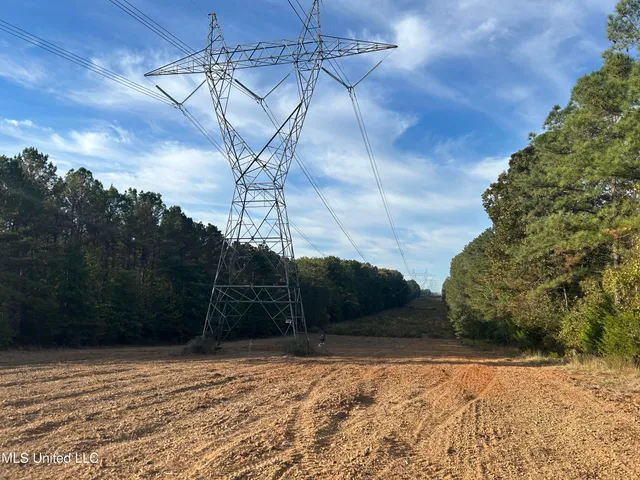 $349,900 | 2225 County Road, Kosciusko, MS 39090