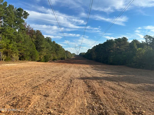 $349,900 | 2225 County Road, Kosciusko, MS 39090