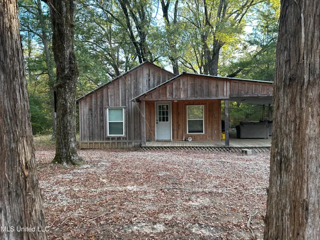 $349,900 | 2225 County Road, Kosciusko, MS 39090