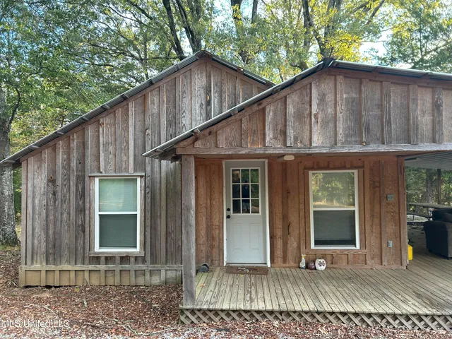 $349,900 | 2225 County Road, Kosciusko, MS 39090