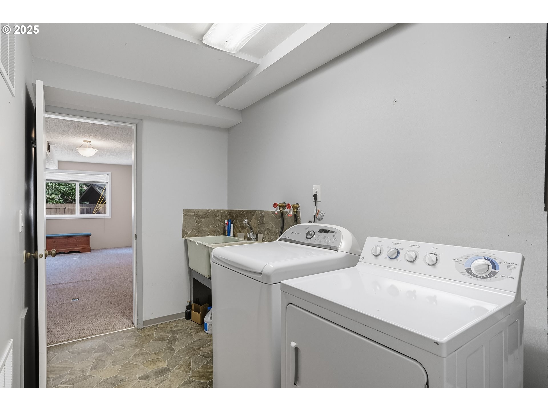 15909 Northeast Morris Street Portland, OR 97230 - Photo 20 of 27